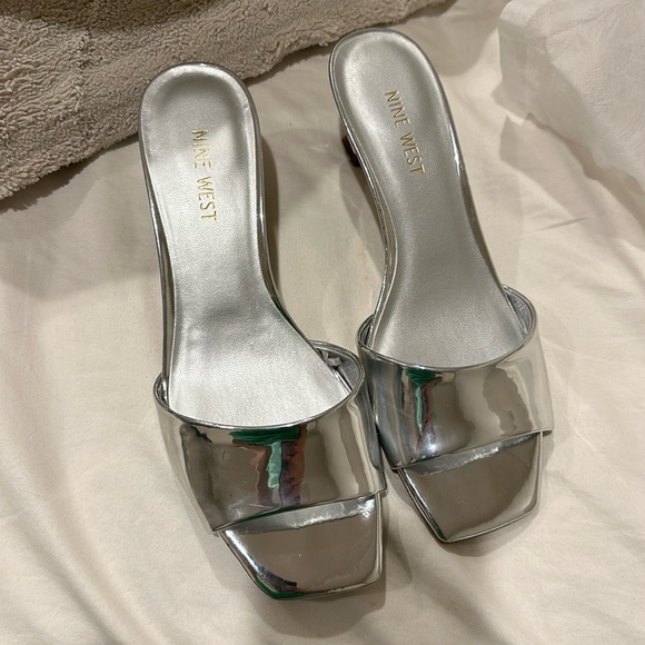 Silver kitten heel sandals - Picture 2 of 6